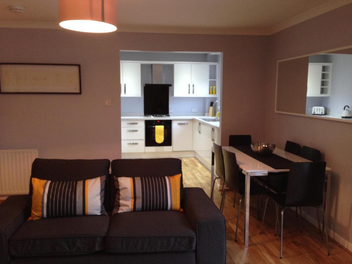 Flat Three, 212 Eaglesham Road, East Kilbride, Glasgow エクステリア 写真