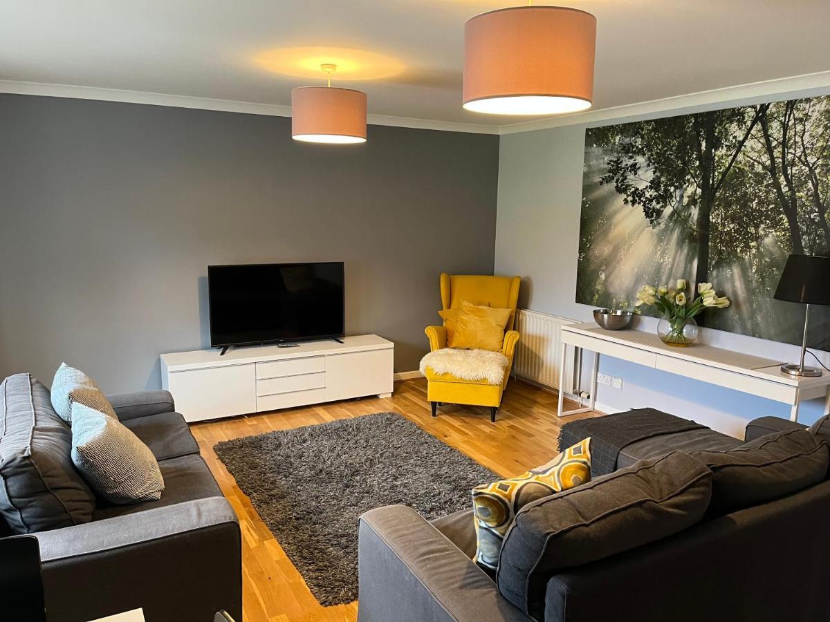 Flat Three, 212 Eaglesham Road, East Kilbride, Glasgow エクステリア 写真